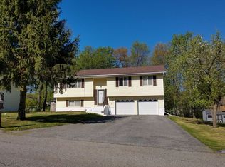 15 Nicole Dr, Wappingers Falls, NY 12590