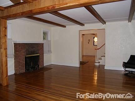 Living Room : Dining room across entrance hall