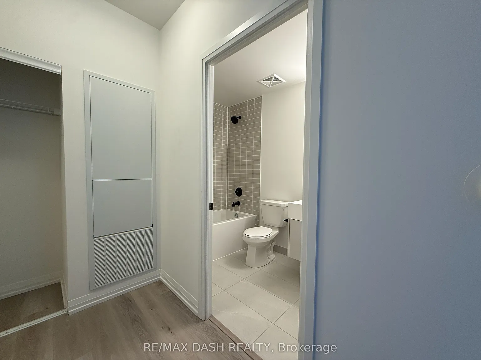 Studio, $2,040 — Photo 4