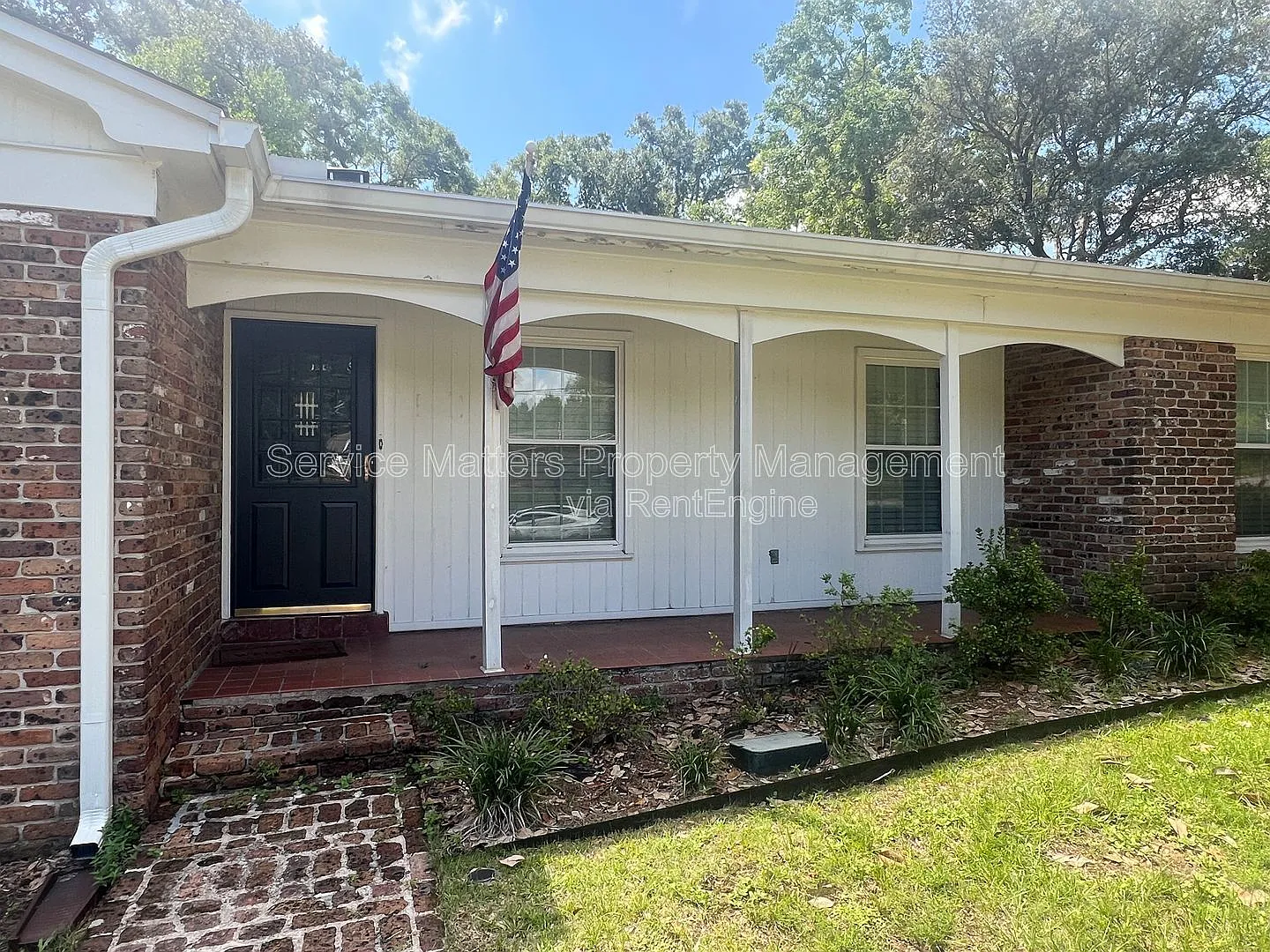 3 bed, 2.0 bath, 1713 sqft, $2,500 — Photo 2