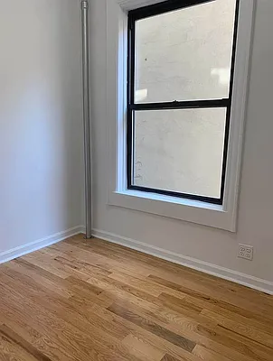 Rented by M.Grossman R.E. Management | media 1