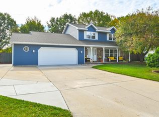 2735 Baylite Dr, Green Bay, WI 54313
