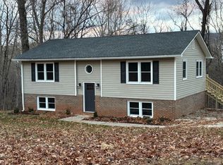 272 Ridgeview Ln, Madison Heights, VA 24572