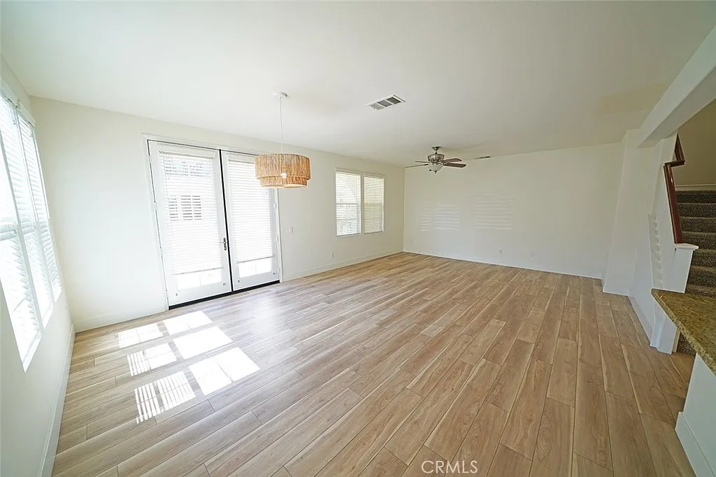 3 bed, 2090 sqft, $4,250 — Photo 3