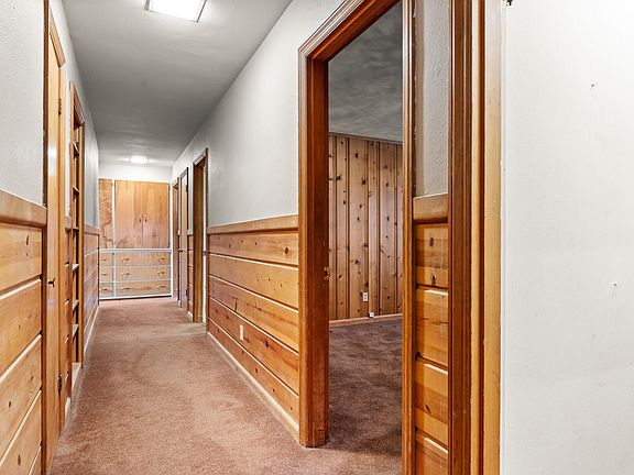 5th image of 1123 NW Canyon Dr