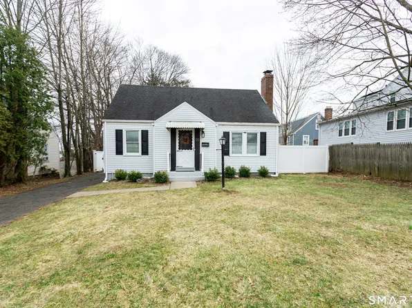 99 Jordan Ln, Wethersfield, CT 06109