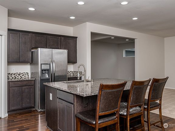 4th image of 10540 191st Street E