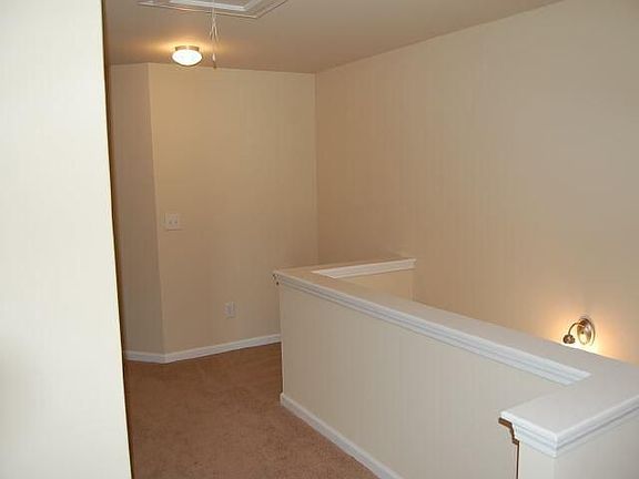 upstairs landing/office space