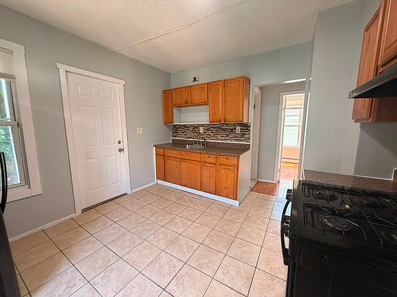 2nd image of 141 County Street A2a #2A