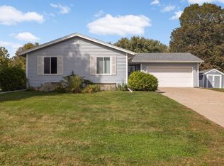 1025 Summerfield Dr, Northfield, MN 55057