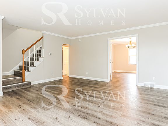 3rd image of 8104 Glen Gary Rd