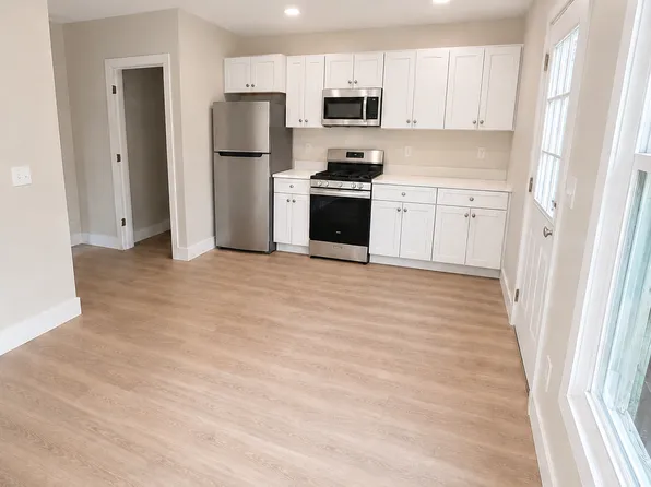 214 Winnikee Ave, Poughkeepsie, NY