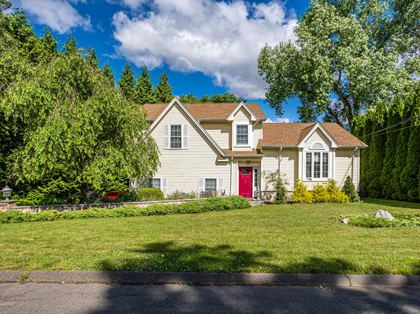 28 Castle Lane, Ansonia, CT 06401