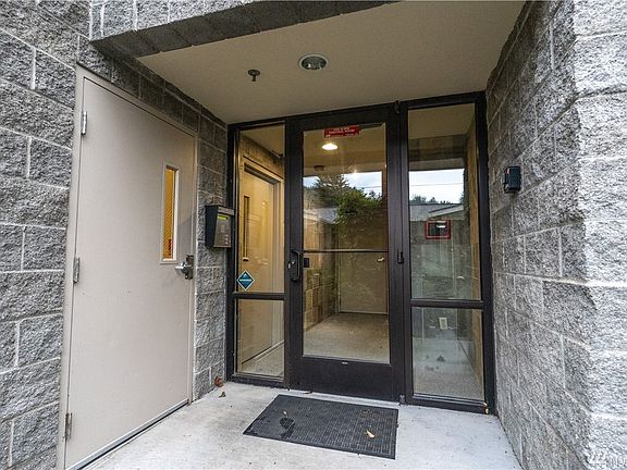 3rd image of 275 E Sunset Way Unit 2B