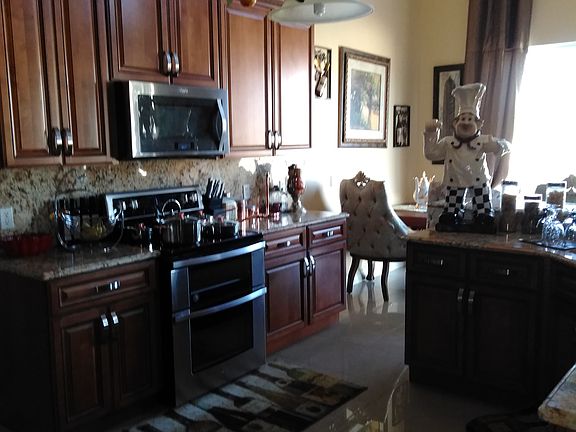5th image of 410 Britten Dr