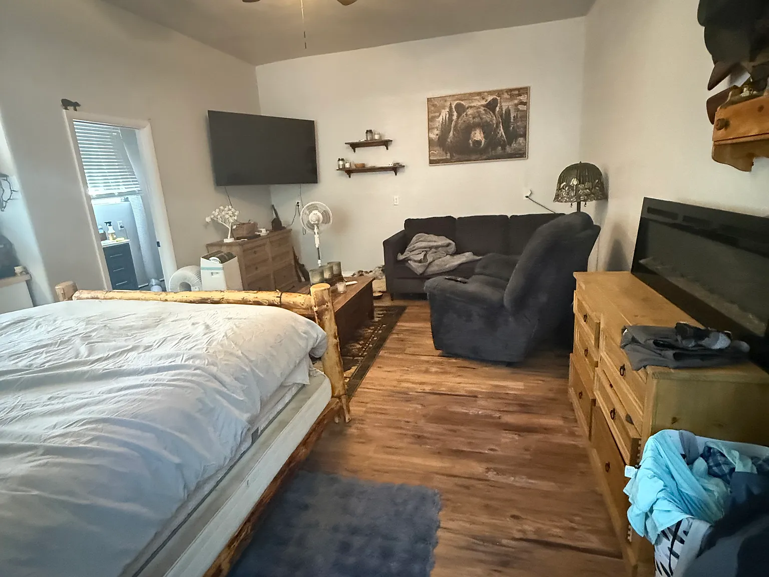 5 bed, 3000 sqft, $3,800 — Photo 2