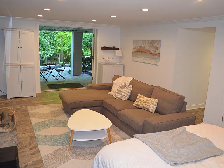 3825 Peachtree Dunwoody Rd NE — Photo 37