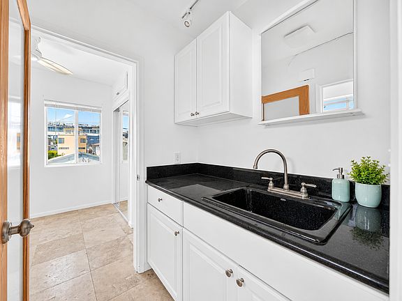 4th image of 19 19th Ave APT 3