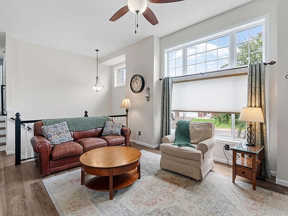 4th image of 15685 Chestnut Way