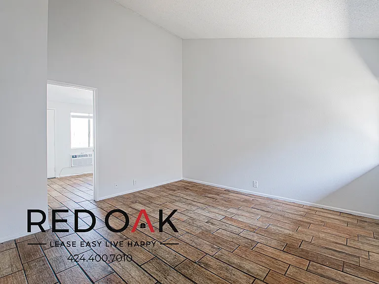 532 Nebraska Ave #303 — Photo 2