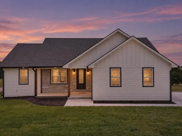 14290 Prairie Trl, Wamego, KS 66547