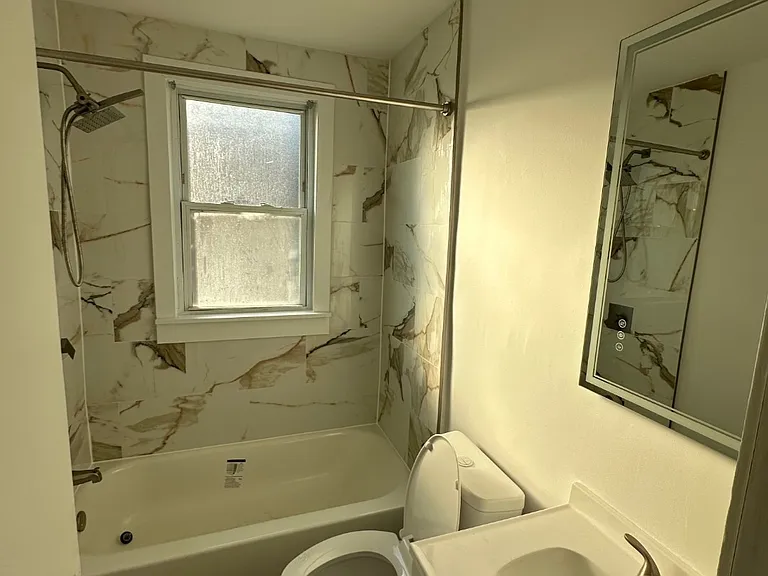 1208 Englewood St — Photo 7