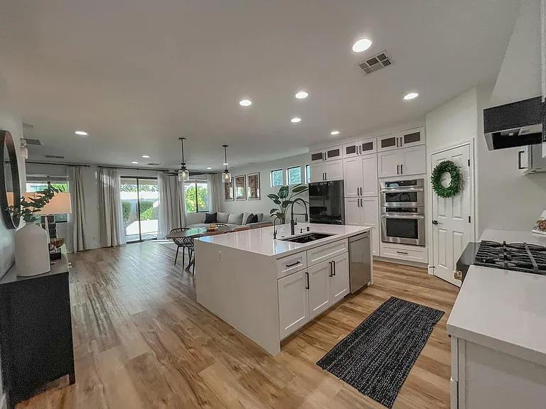 5620 Akula Bay St — Photo 6