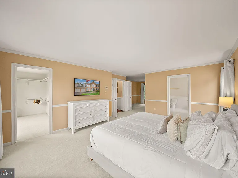 5667 Lonesome Dove Ct — Photo 44