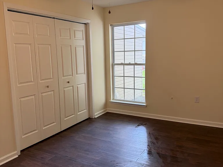 653 Carnathan Ct — Photo 15