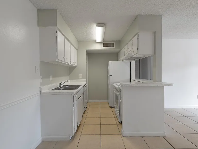 8609 Postwood Dr #101 — Photo 6
