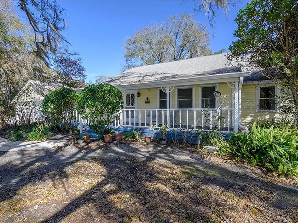 18809 Merry Ln, Lutz, FL 33548