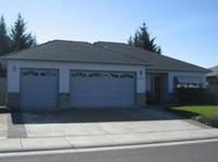 2902 Brookdale Dr, Central Pt, OR 97502