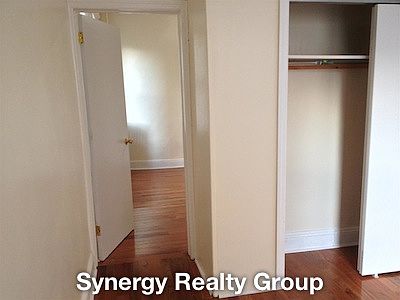 5th image of 400 52nd St APT 1C