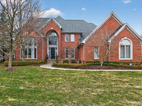 4806 Goodison Place Dr, Rochester, MI 48306