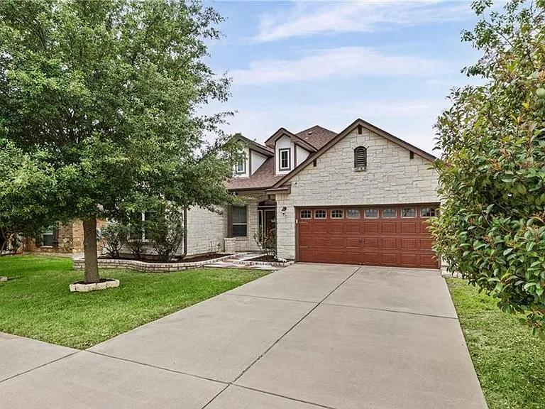 3381 Vineyard Trl — Photo 1