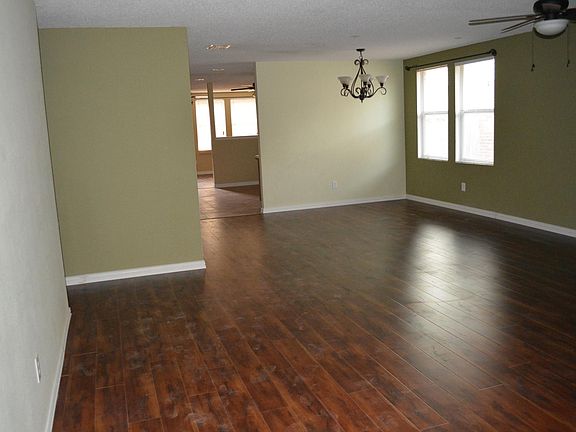 3rd image of 3214 Clydesdale Dr