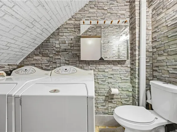 2666 Brown Street image 15 of 37