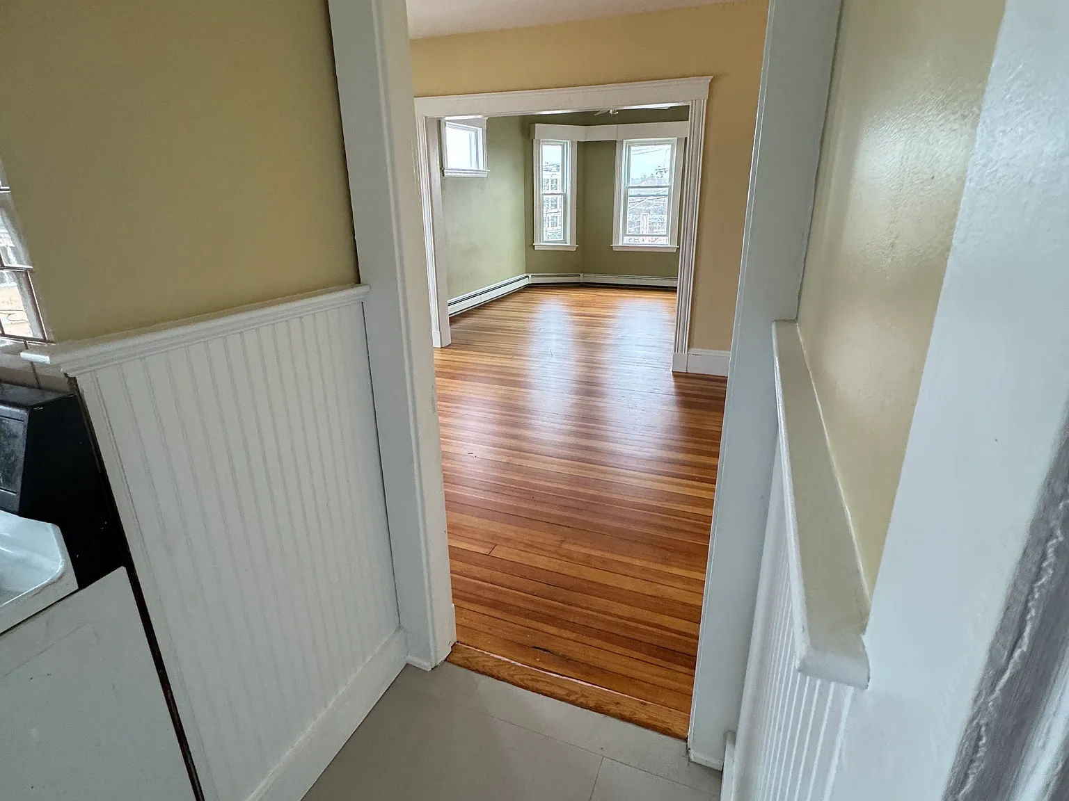 3 bed, $3,000 — Photo 2