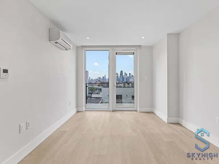 952 Bergen St #1R — Photo 9