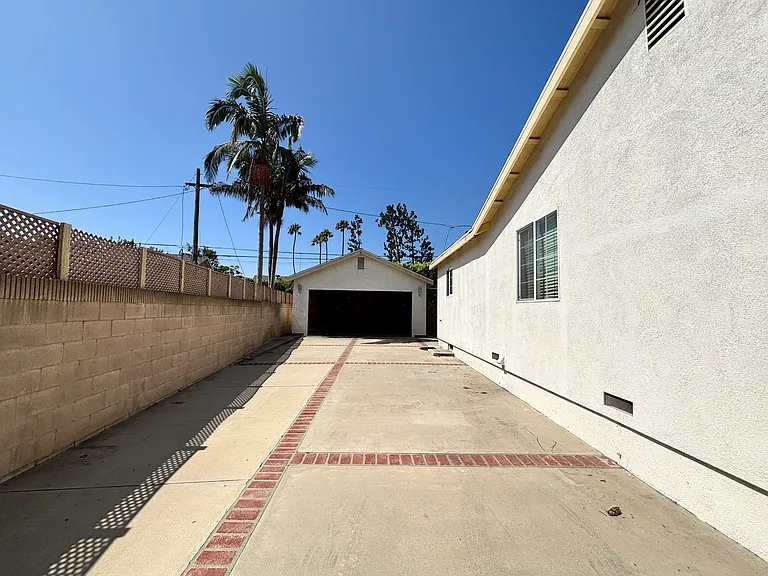 Driveway to the garage