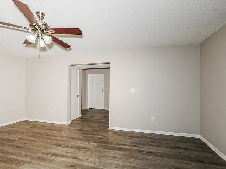 4349 Village Trace Ct — Photo 6
