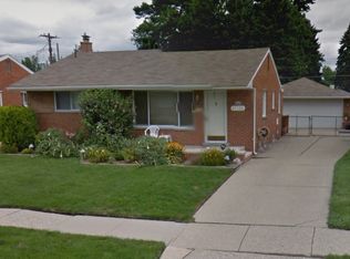 27720 Mackenzie Dr, Westland, MI 48185