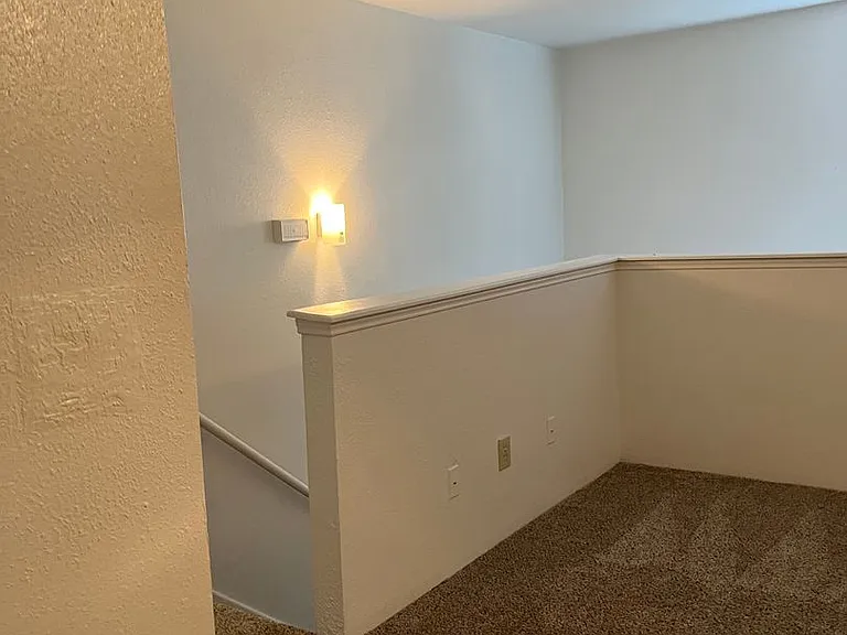 Emerald Cove Apartments — Photo 65