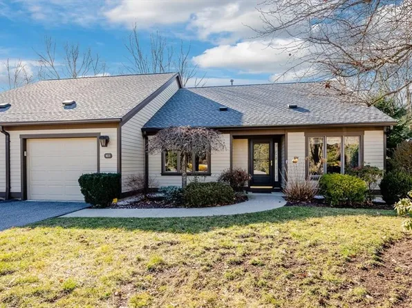 802 Heritage Hills #D, Somers, NY 10589