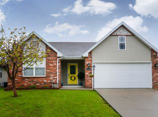 1020 E Caravan St, Springfield, MO 65803