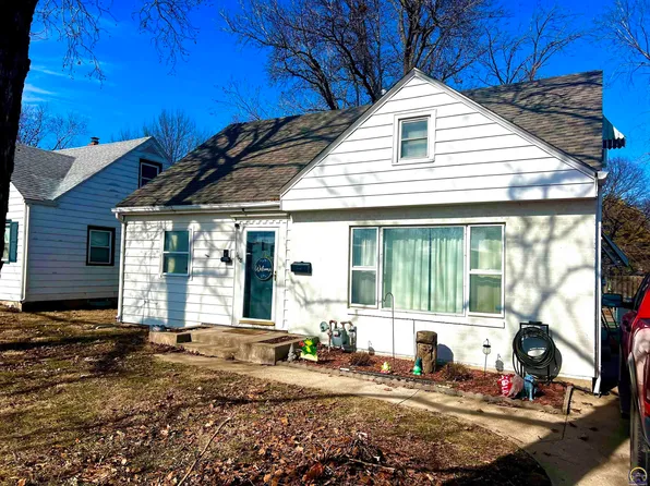 168 SW 27th St, Topeka, KS 66611