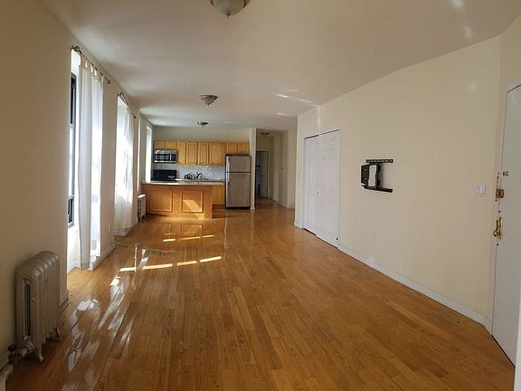 4th image of 1690 Lexington Ave Fl 2