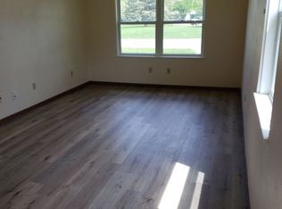 1402 Gardenette Dr APT 3, Jamestown, ND 58401