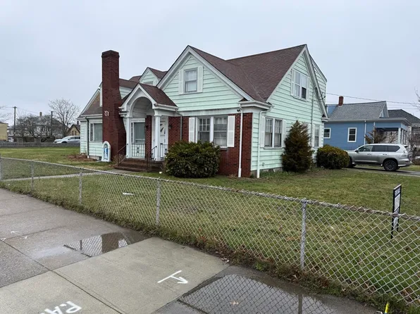 2048 Acushnet Ave, New Bedford, MA 02745