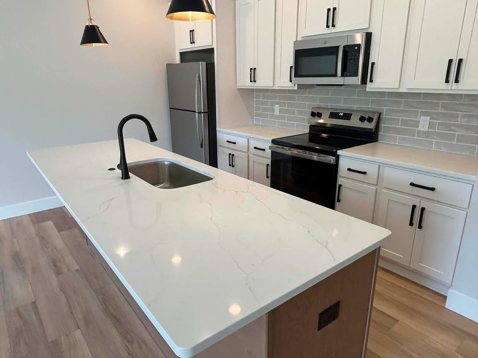 2 bed, 2.5 bath, 1484 sqft, $2,330 — Photo 3